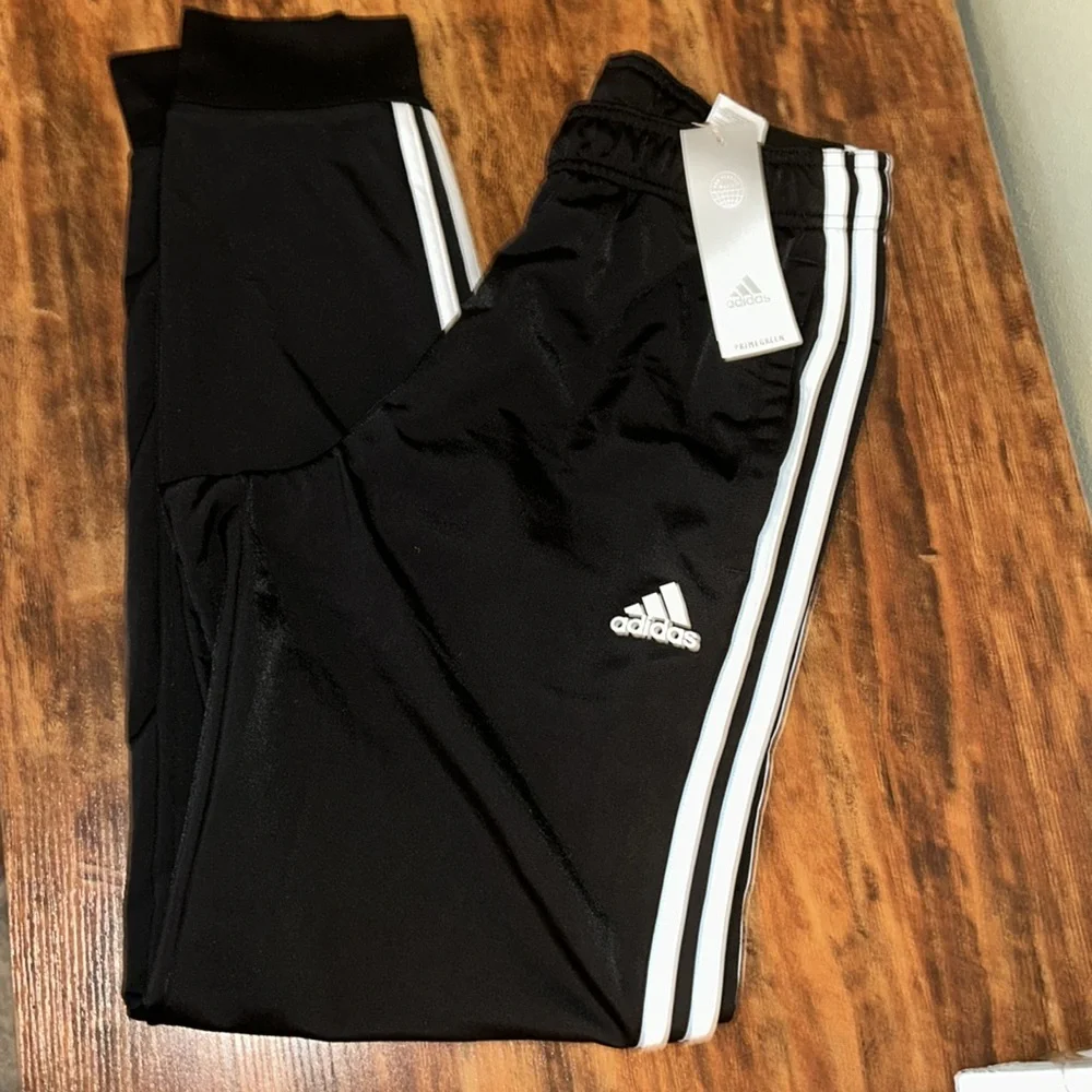 Adidas Jogger - Picture 3 of 4